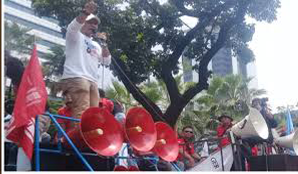 Massa Gerakan Buruh Jakarta Kembali Turun, Tolak RUU Cipta Kerja